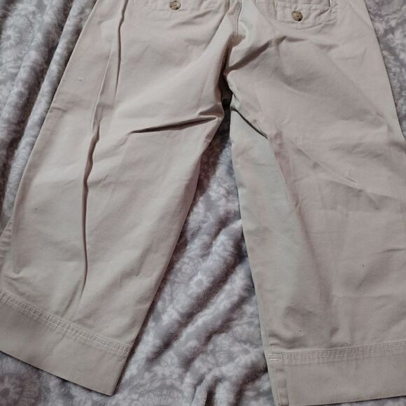 Eddie Bauer Pants Size 8 Petite Blakely Fit Flat Front Khaki Stretch Capris - Picture 2 of 3